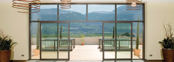 Finstral Fin-Project Hebeschiebetuer mit beidseitiger Aluminium Verblendung
