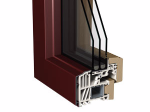 Schnitt vom Kunststofffenster mit Echtholz an der Fensterinnenseite und Aluminium-Vorsatzschale auf der Außenseite