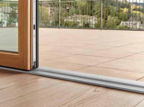 Finstral Hebeschiebetuer Lignatec KAB Holz Kunststoff Aluminium flache Bodenschwelle